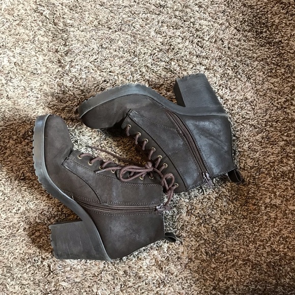 Soda chunky sole heel ankle boots - Picture 6 of 16